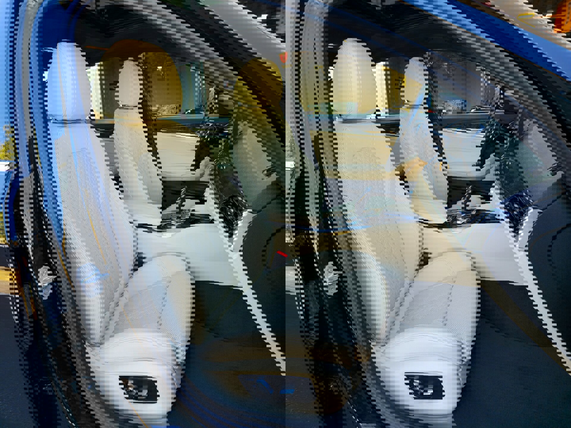 Used 2021 BMW 530e w/ Parking Assistance Package image 27