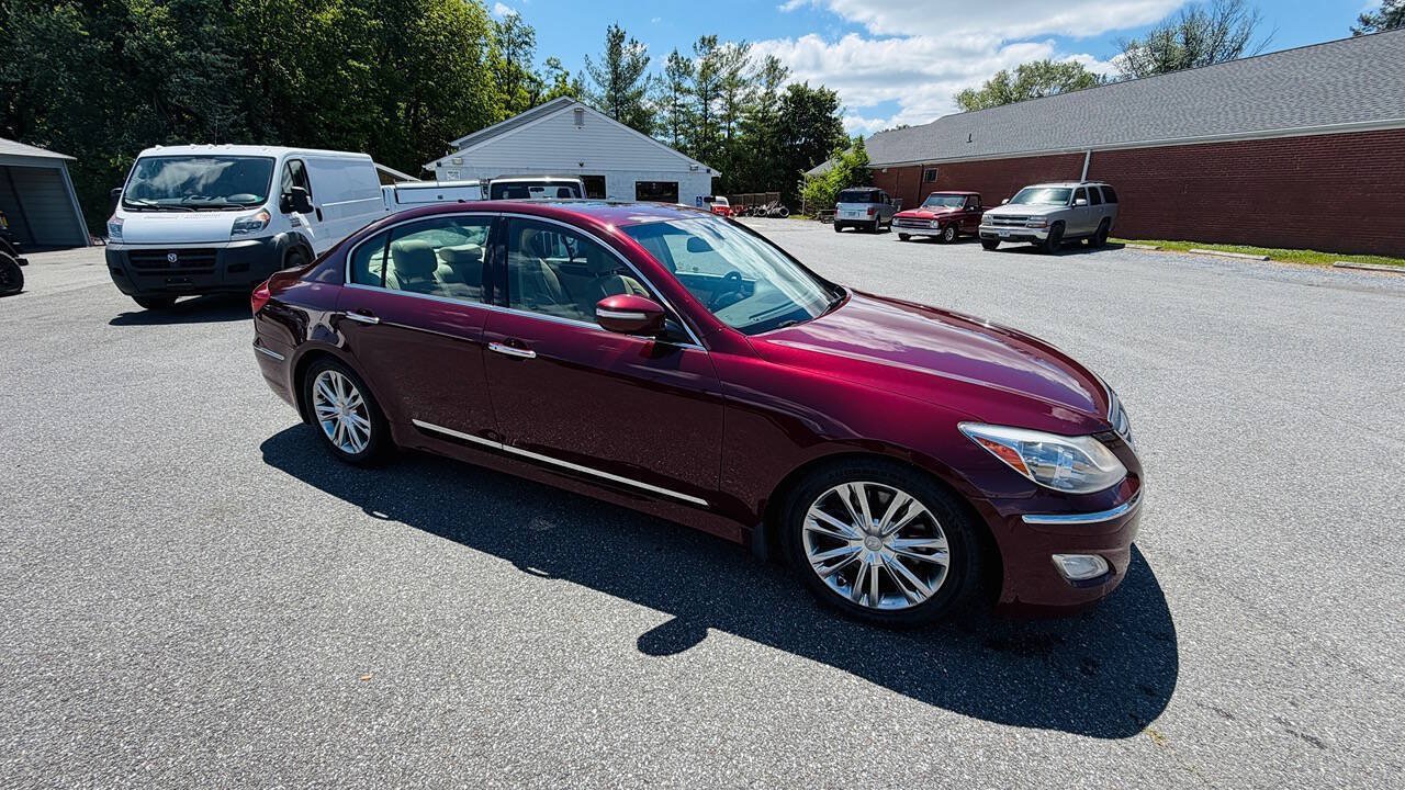 Used 2012 Hyundai Genesis 4.6 RWD image 6