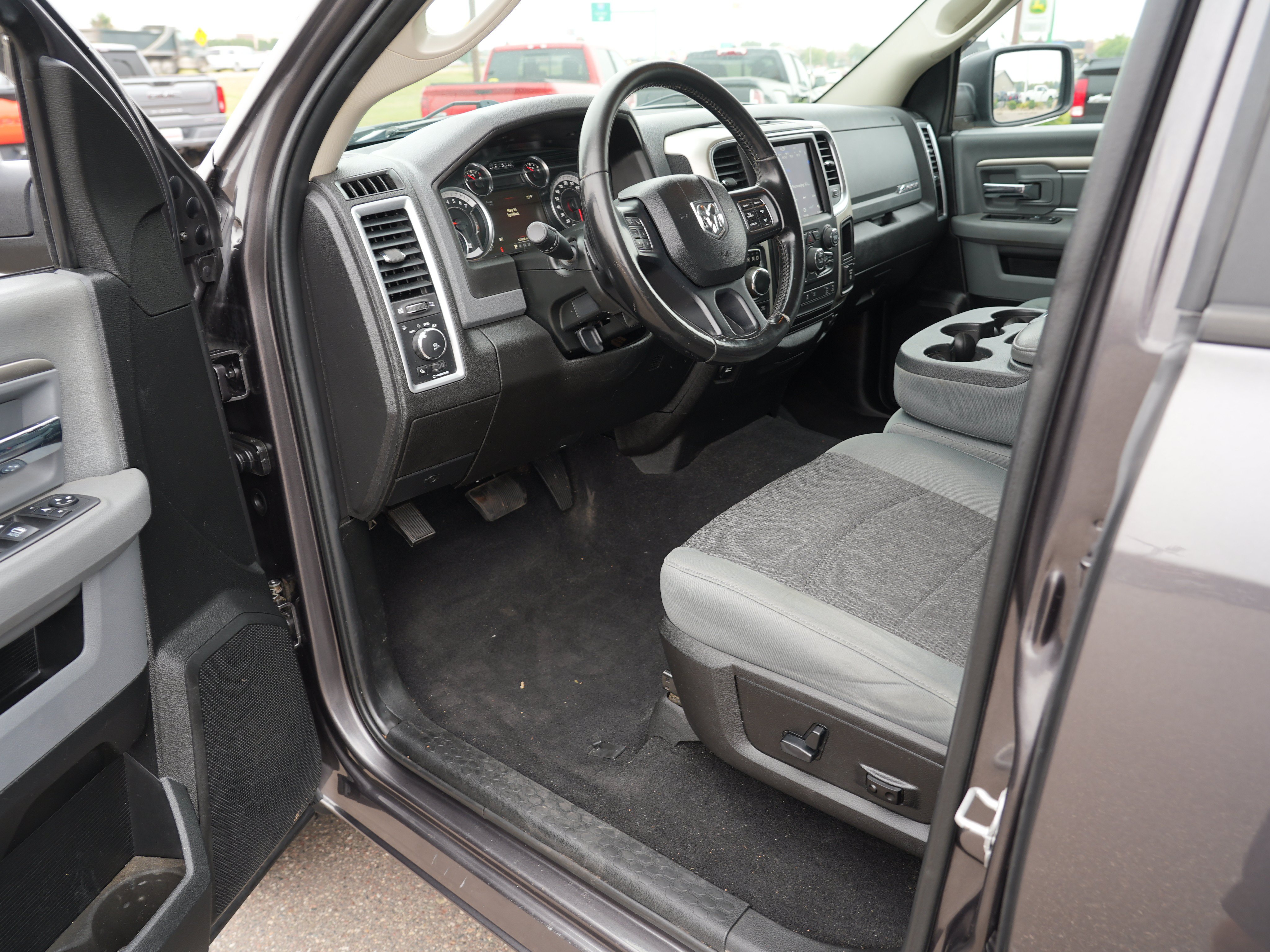 Used 2019 RAM 1500 Big Horn AWD/4WD image 13