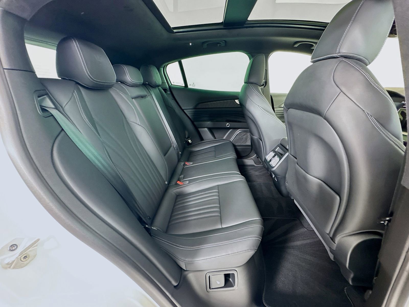 Used 2025 Maserati Grecale GT AWD/4WD image 28