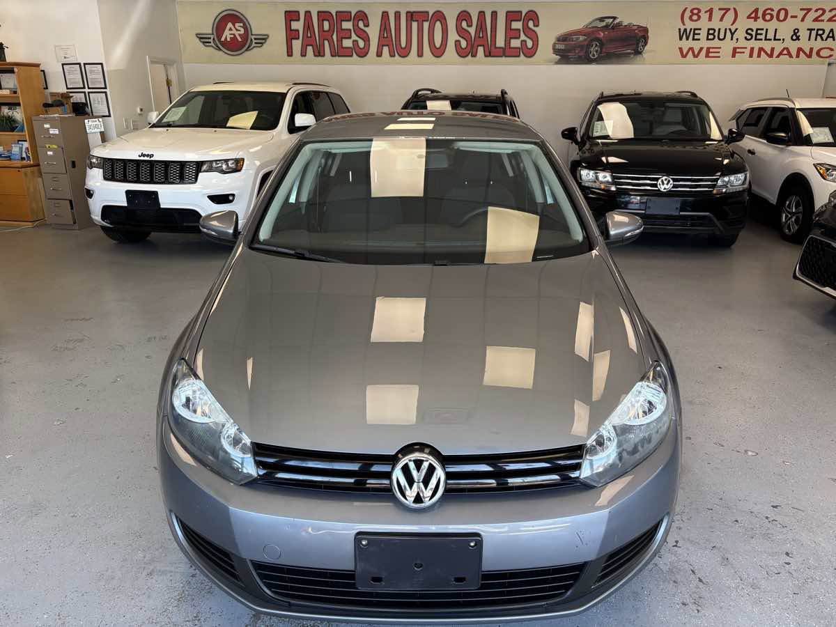 Used 2011 Volkswagen Golf 4-Door image 1