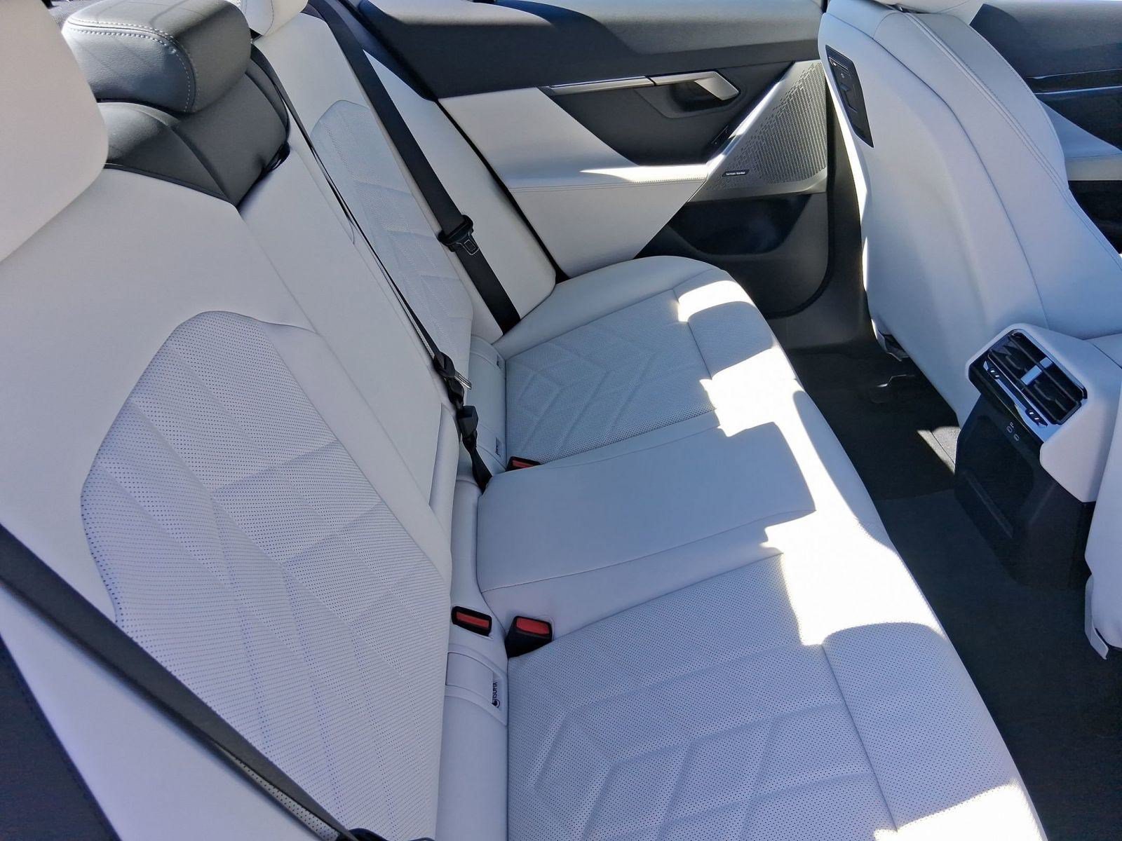 New 2026 BMW 530i w/ Premium Package RWD image 29