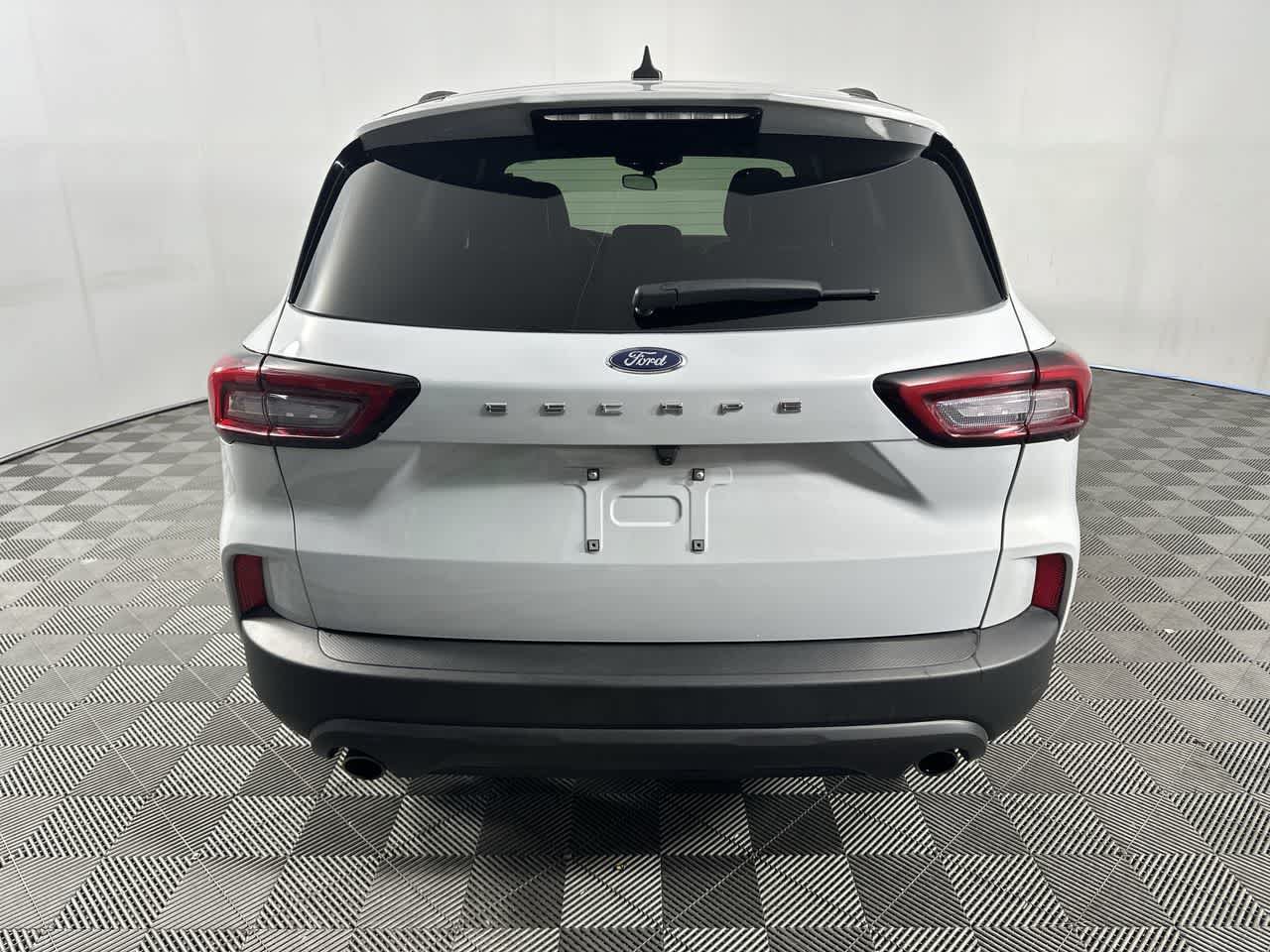 Used 2025 Ford Escape ST-Line FWD image 16