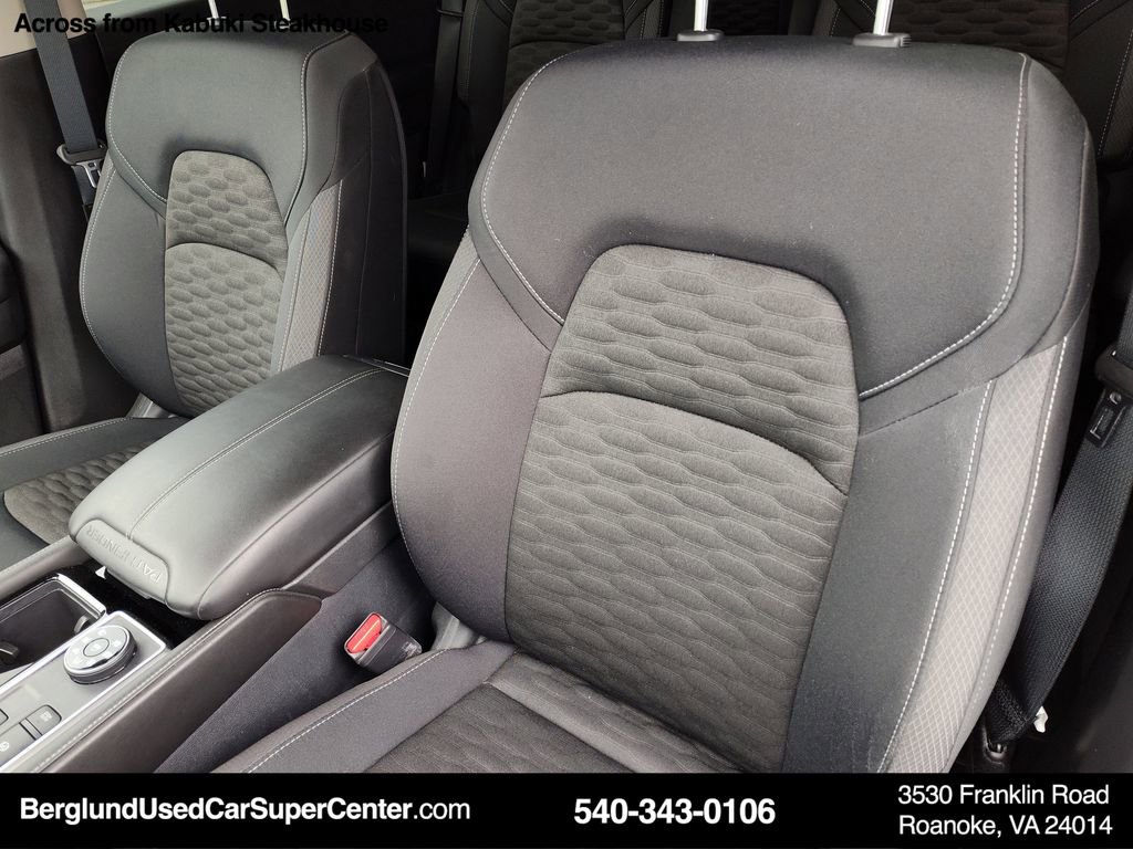 Used 2024 Nissan Pathfinder SV w/ SV Premium Package AWD/4WD image 19
