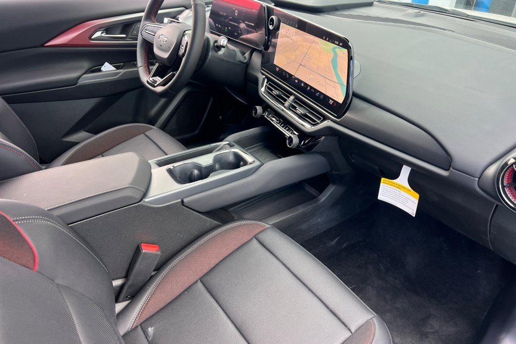 New 2025 Chevrolet Equinox EV RS image 13