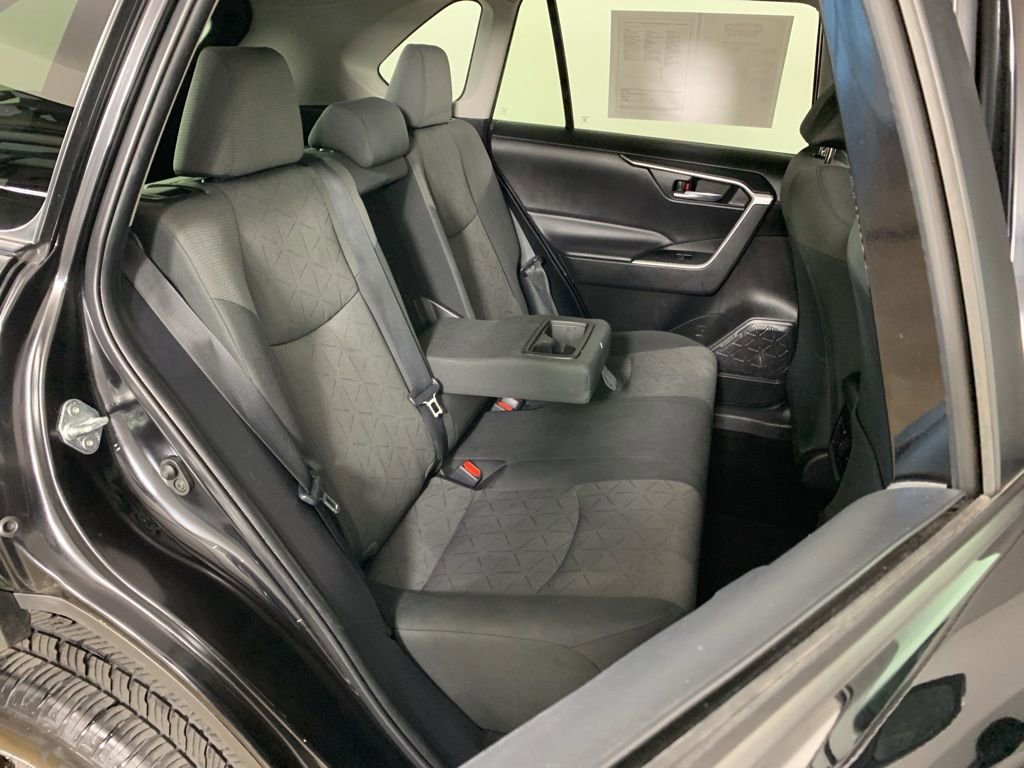 Used 2022 Toyota RAV4 XLE image 33