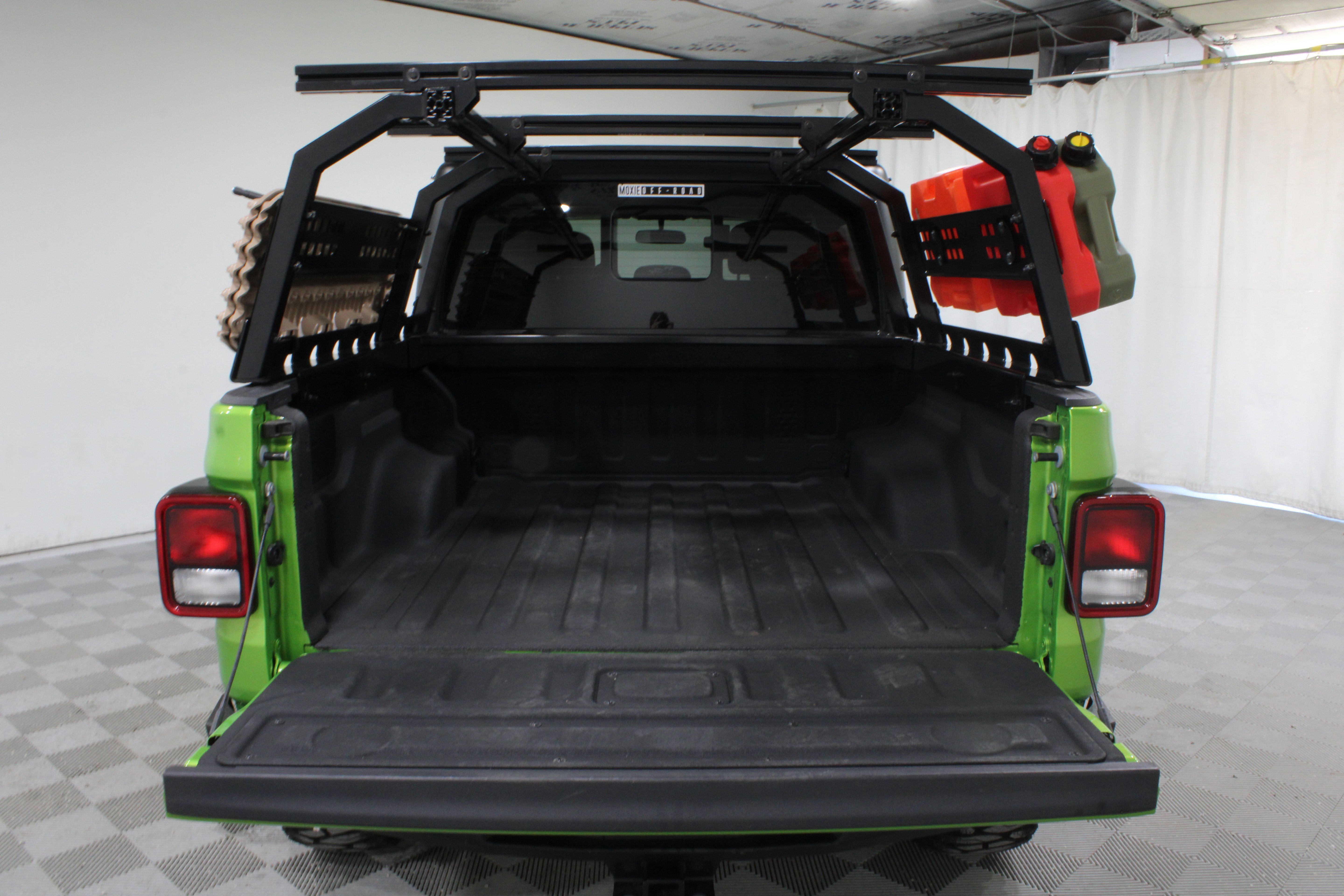Used 2025 Jeep Gladiator Sport AWD/4WD image 29