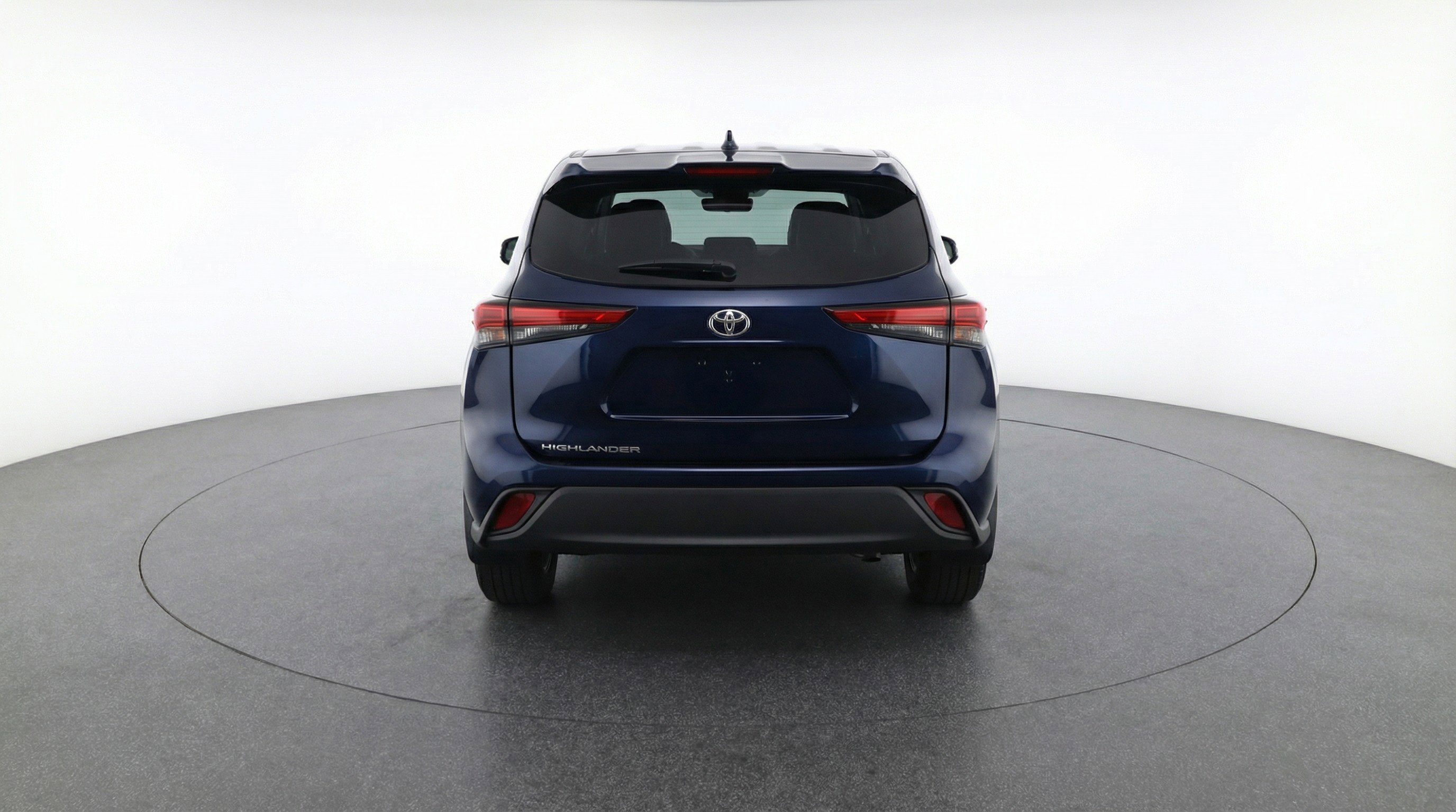 Used 2025 Toyota Highlander LE image 7