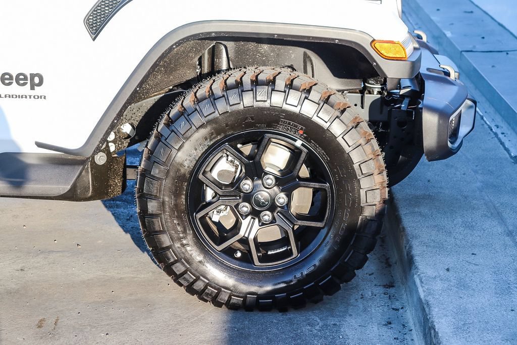New 2026 Jeep Gladiator Sport AWD/4WD image 11
