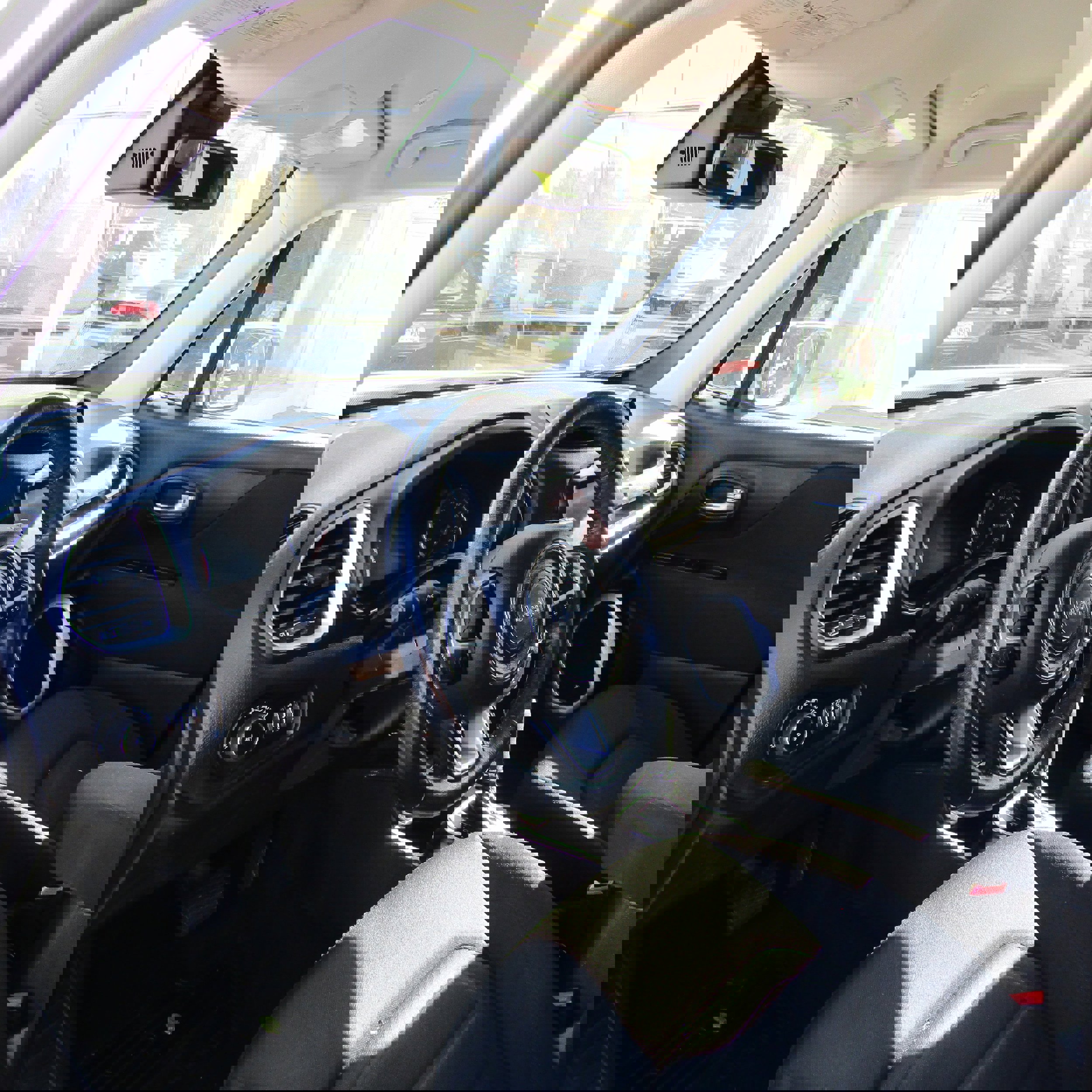 Used 2019 Jeep Renegade Latitude w/ UConnect 8.4 Nav Group image 14