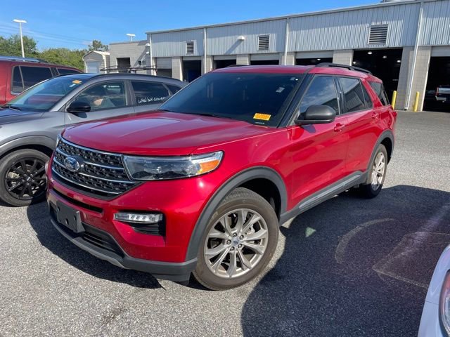 Used 2024 Ford Explorer XLT w/ Equipment Group 202A AWD/4WD image 7