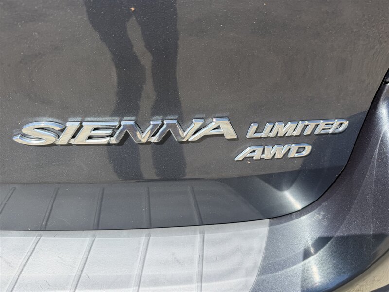 Used 2009 Toyota Sienna AWD image 60