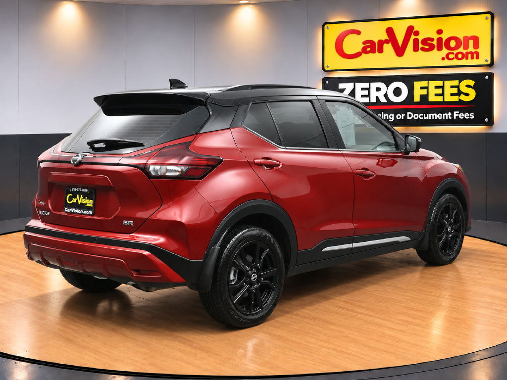 Used 2023 Nissan Kicks SR w/ SR Premium Package FWD image 4