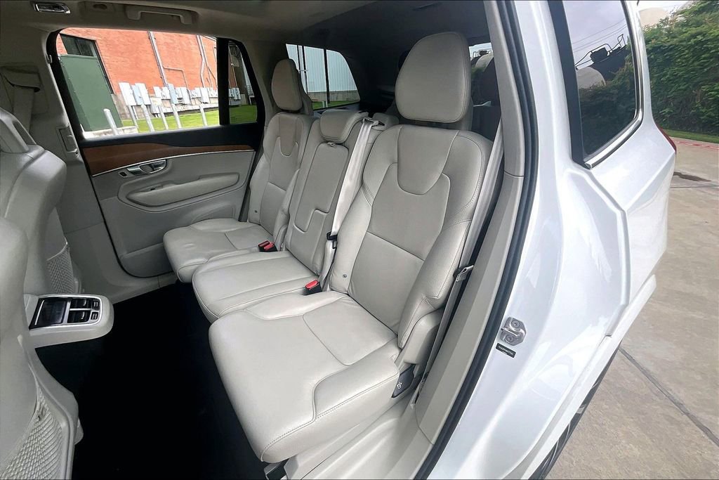 Used 2022 Volvo XC90 T6 Momentum w/ Protection Package Premier AWD/4WD image 34