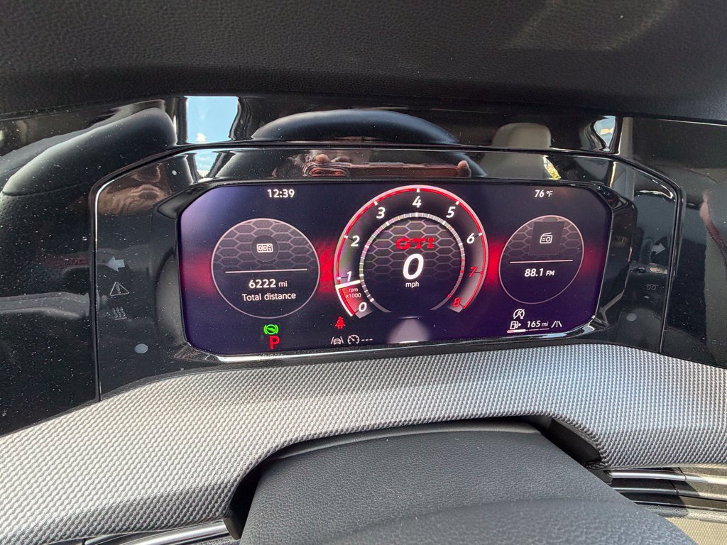 Certified 2025 Volkswagen GTI Autobahn FWD image 28