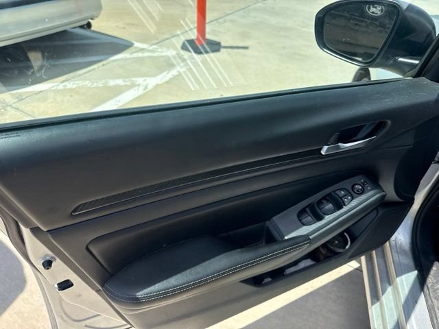 Used 2024 Nissan Altima 2.5 SV FWD image 21