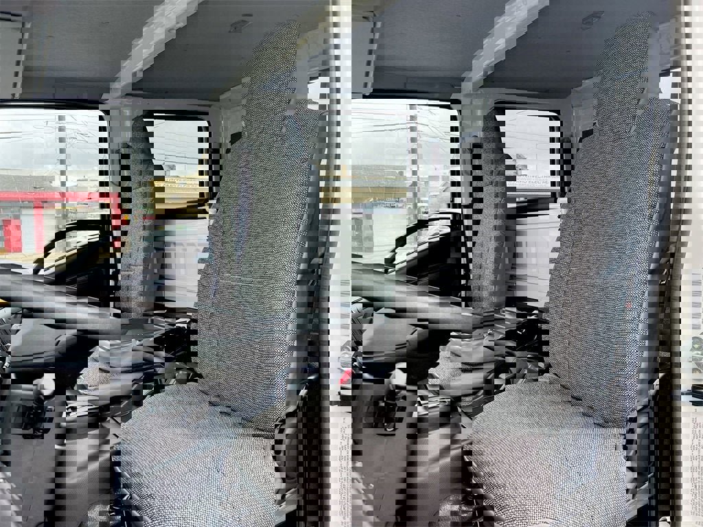 New 2025 Chevrolet Low Cab Forward image 8