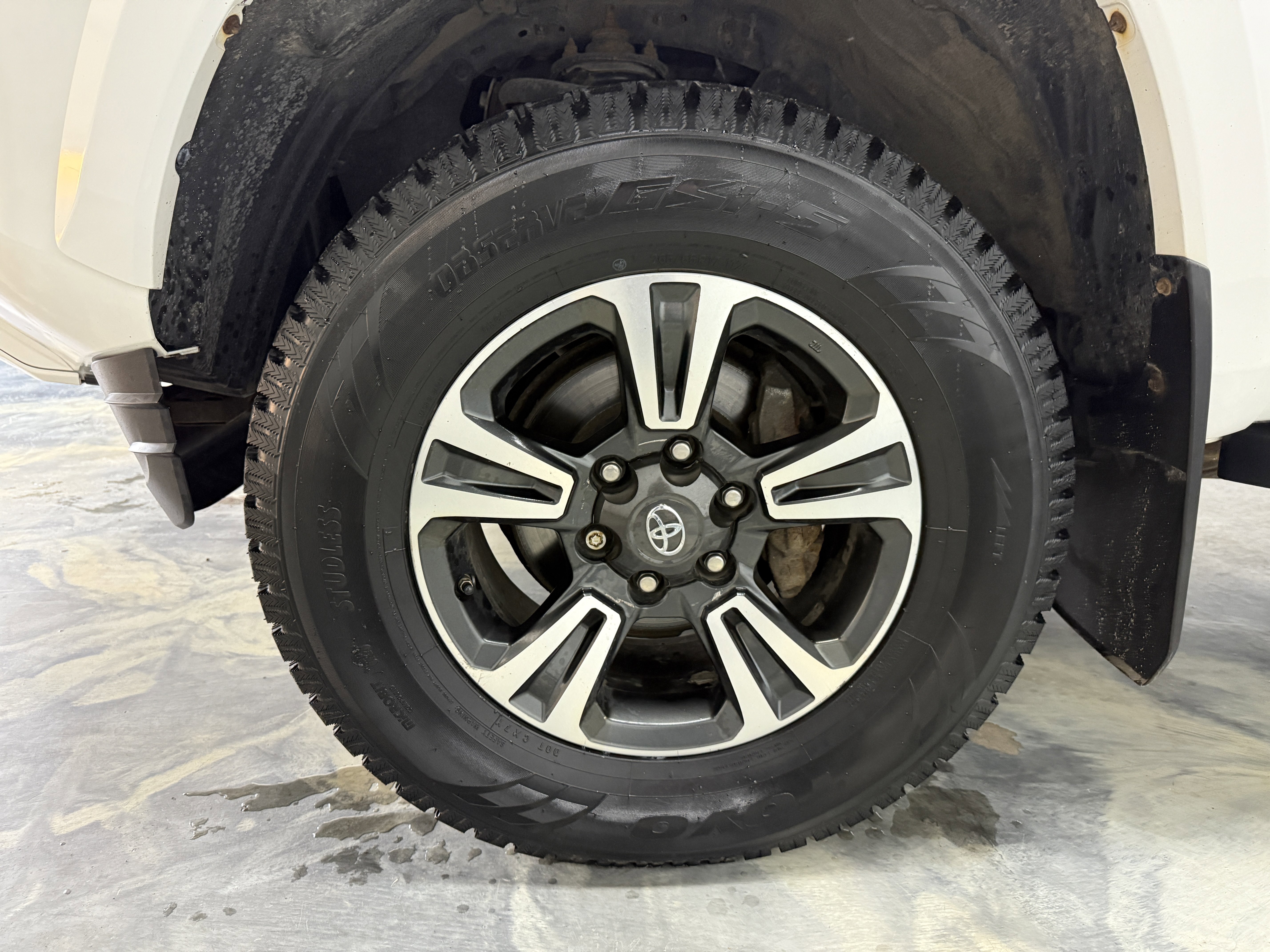 Used 2017 Toyota Tacoma TRD Off-Road image 25