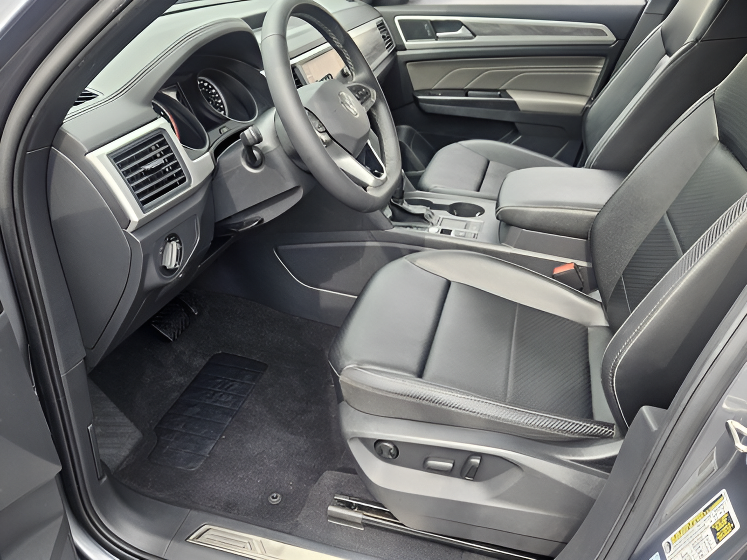 Used 2021 Volkswagen Atlas Cross Sport SE FWD image 18