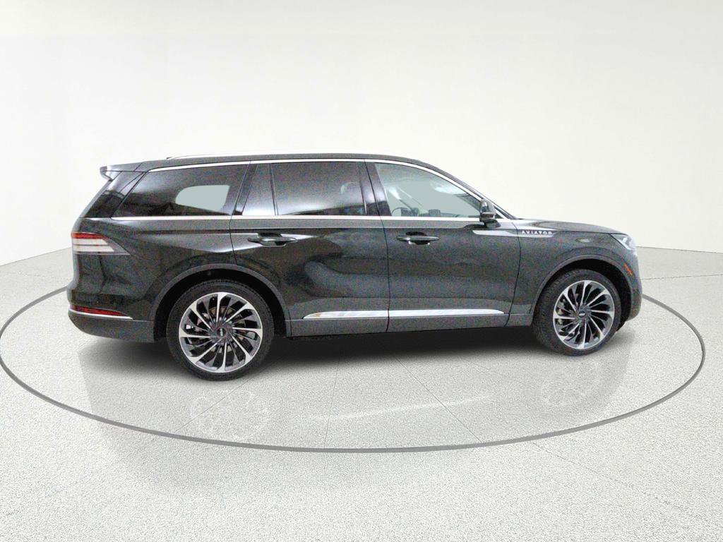 Used 2023 Lincoln Aviator Reserve w/ Equipment Group 201A image 9