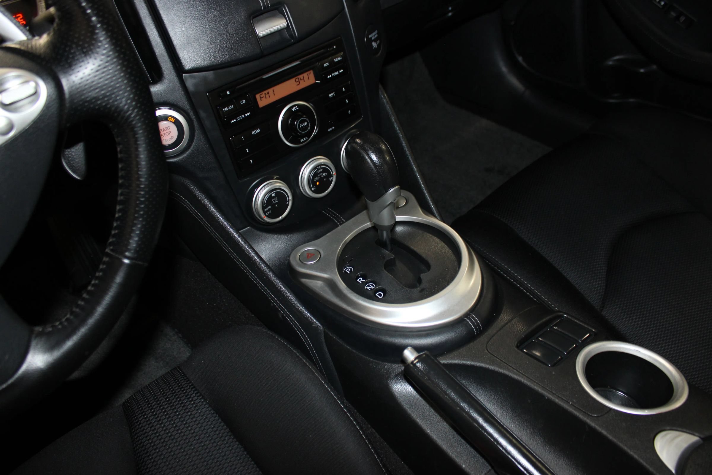 Used 2011 Nissan 370Z Coupe RWD image 14