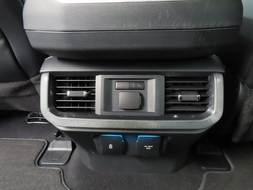 Used 2025 Ford F150 Platinum image 11