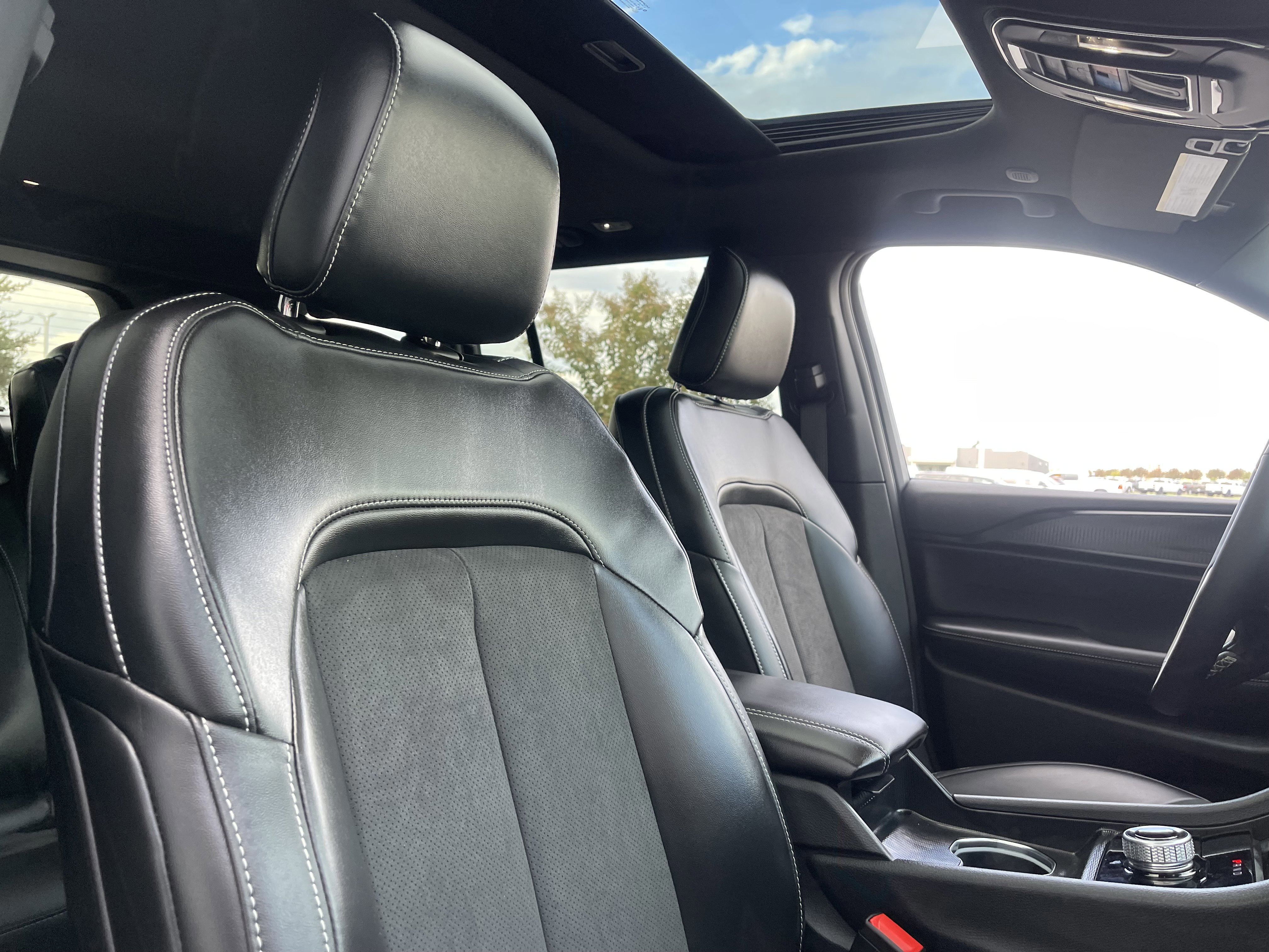 New 2025 Jeep Grand Cherokee Altitude image 29