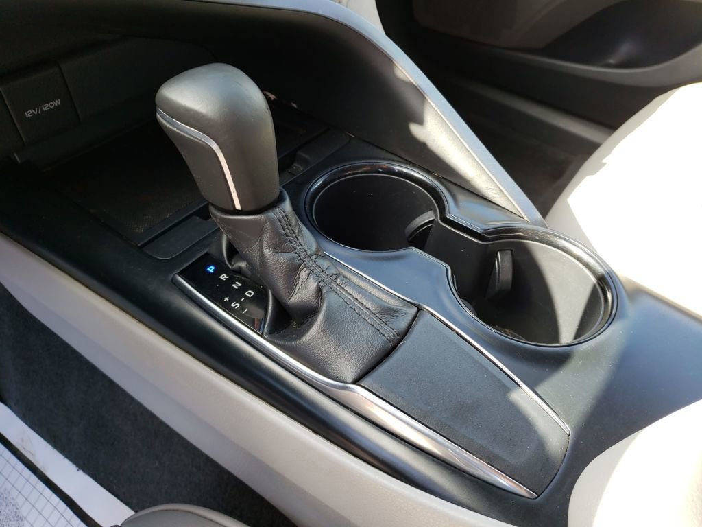 Used 2019 Toyota Camry SE w/ Convenience Package image 21