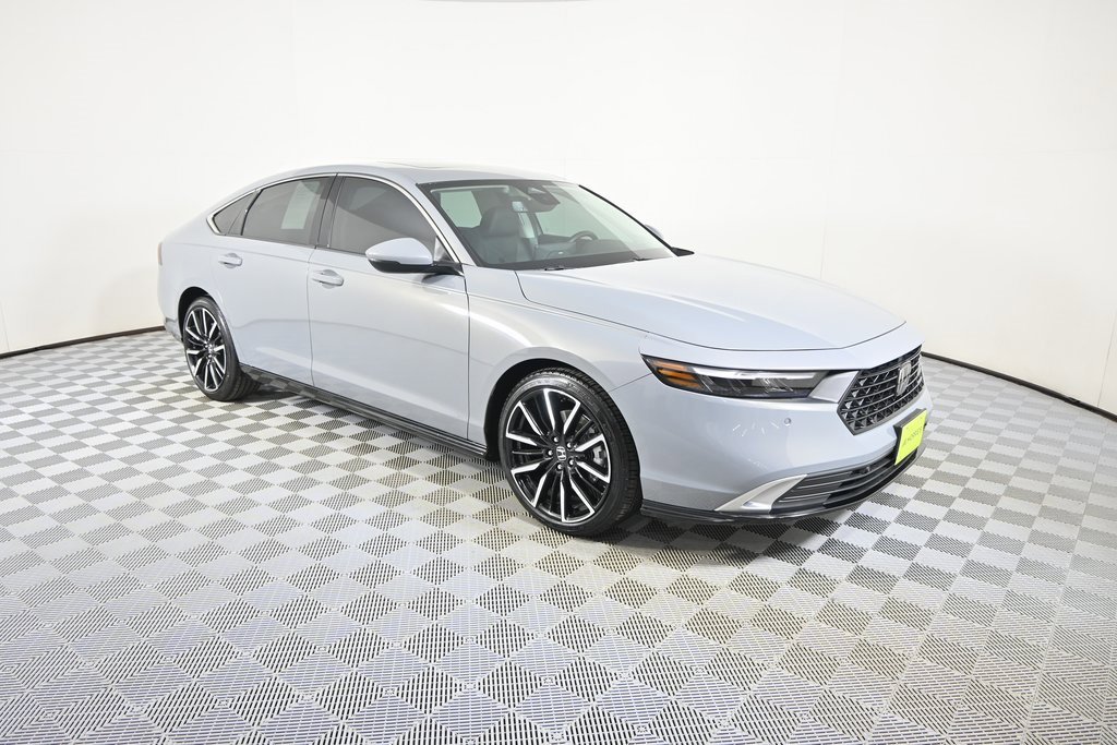Used 2025 Honda Accord Touring image 9