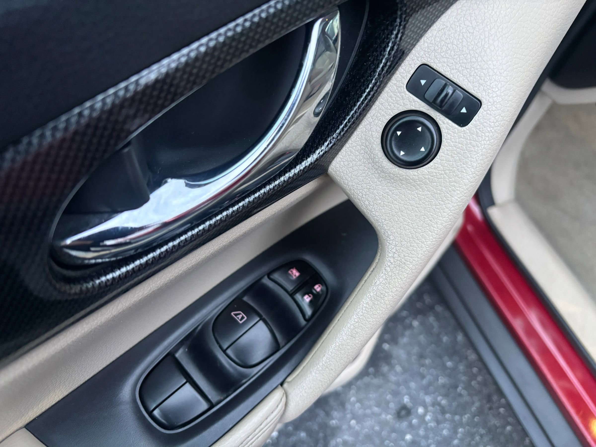 Used 2015 Nissan Rogue SL w/ SL Premium Package image 15