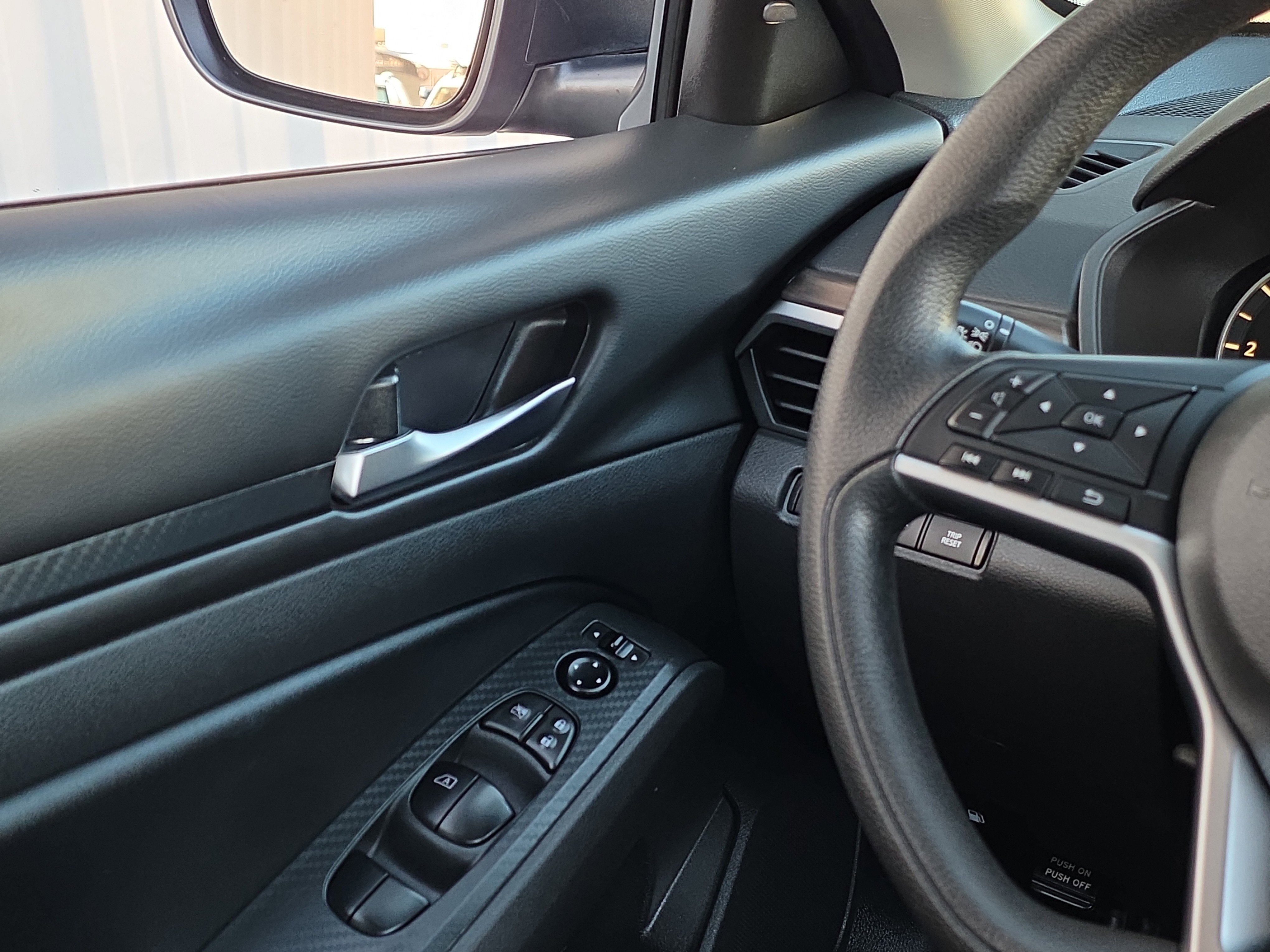 Used 2024 Nissan Altima 2.5 SV image 24