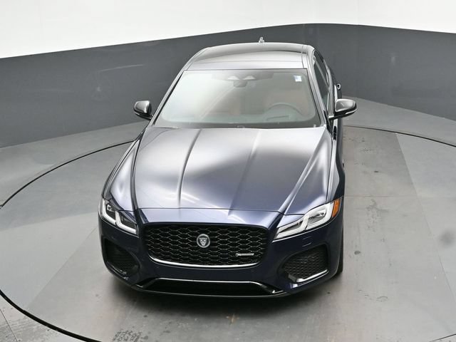 Used 2024 Jaguar XF R-Dynamic SE AWD/4WD image 41
