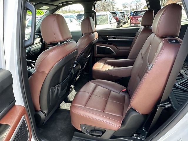 Used 2024 Kia Telluride EX w/ EX Captain's Chair Package image 20