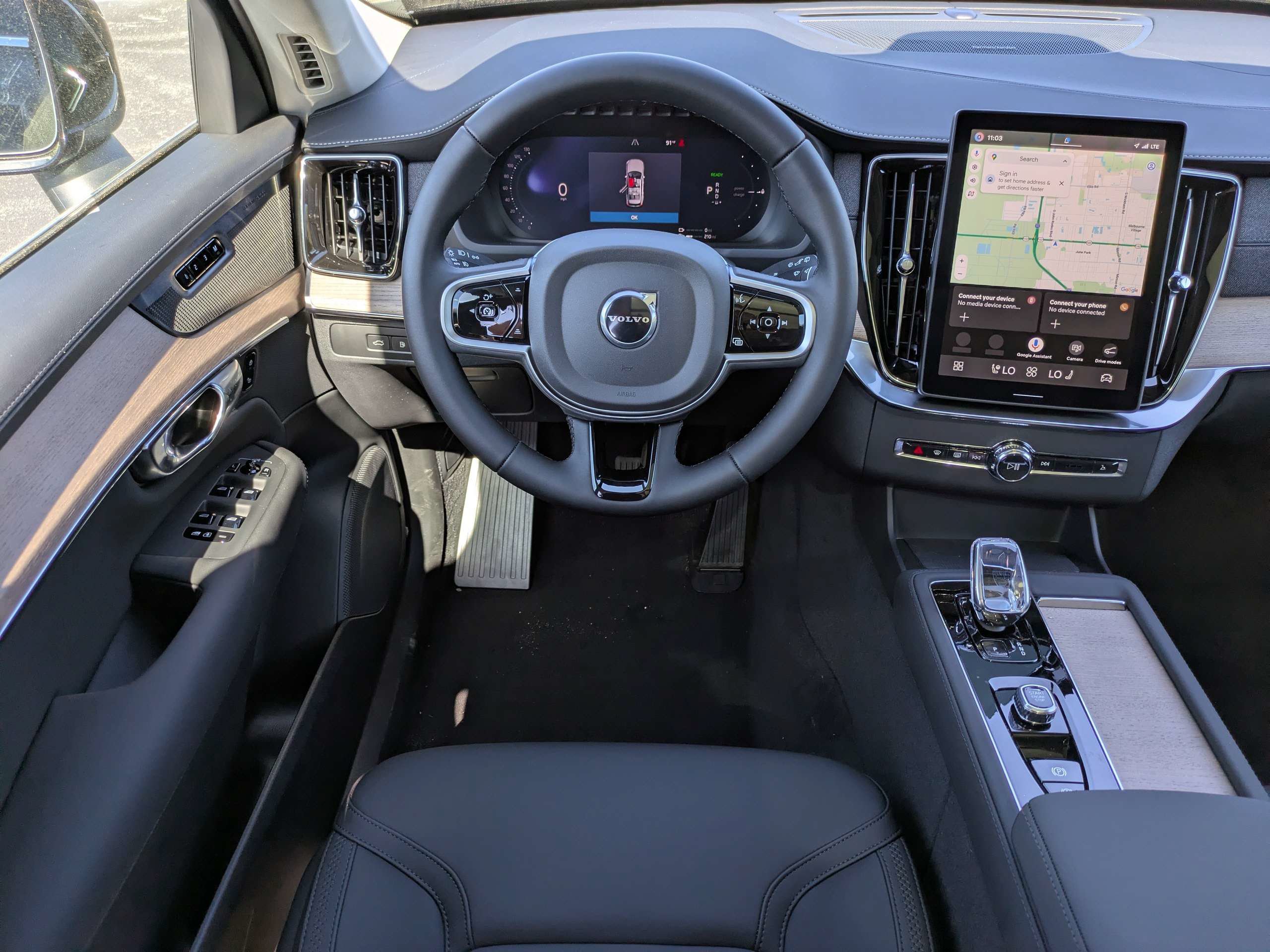 New 2026 Volvo XC90 T8 Plus w/ Protection Package Premier AWD/4WD image 17
