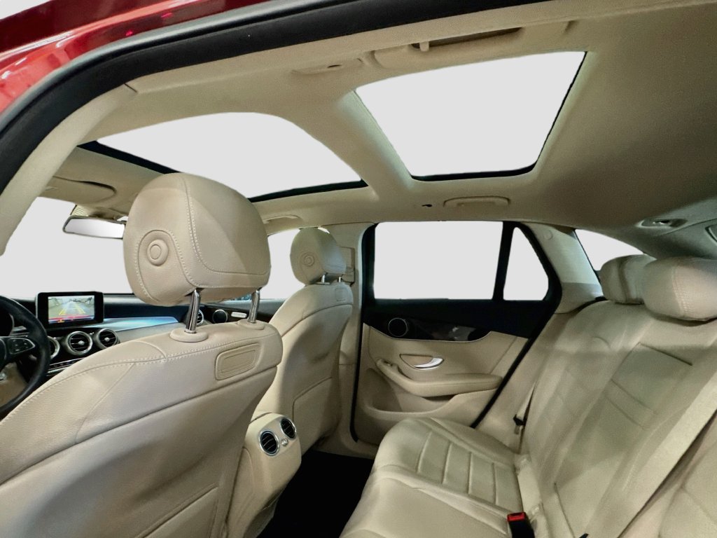 Used 2019 Mercedes-Benz GLC 300 4MATIC image 25