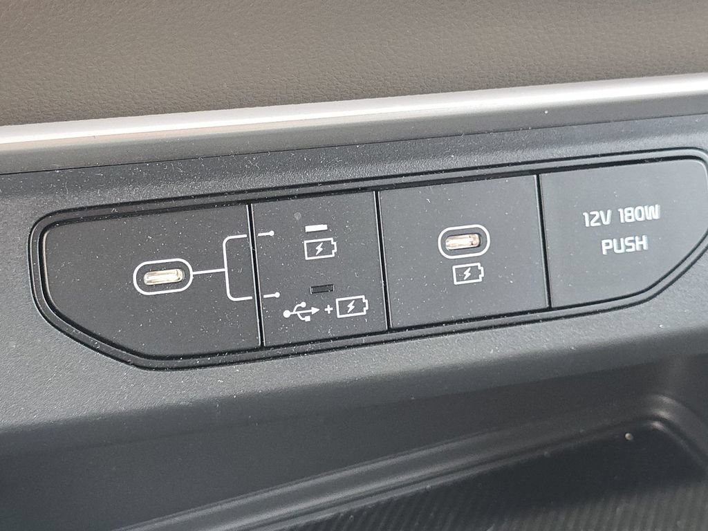 Used 2026 Kia Carnival LX FWD image 5