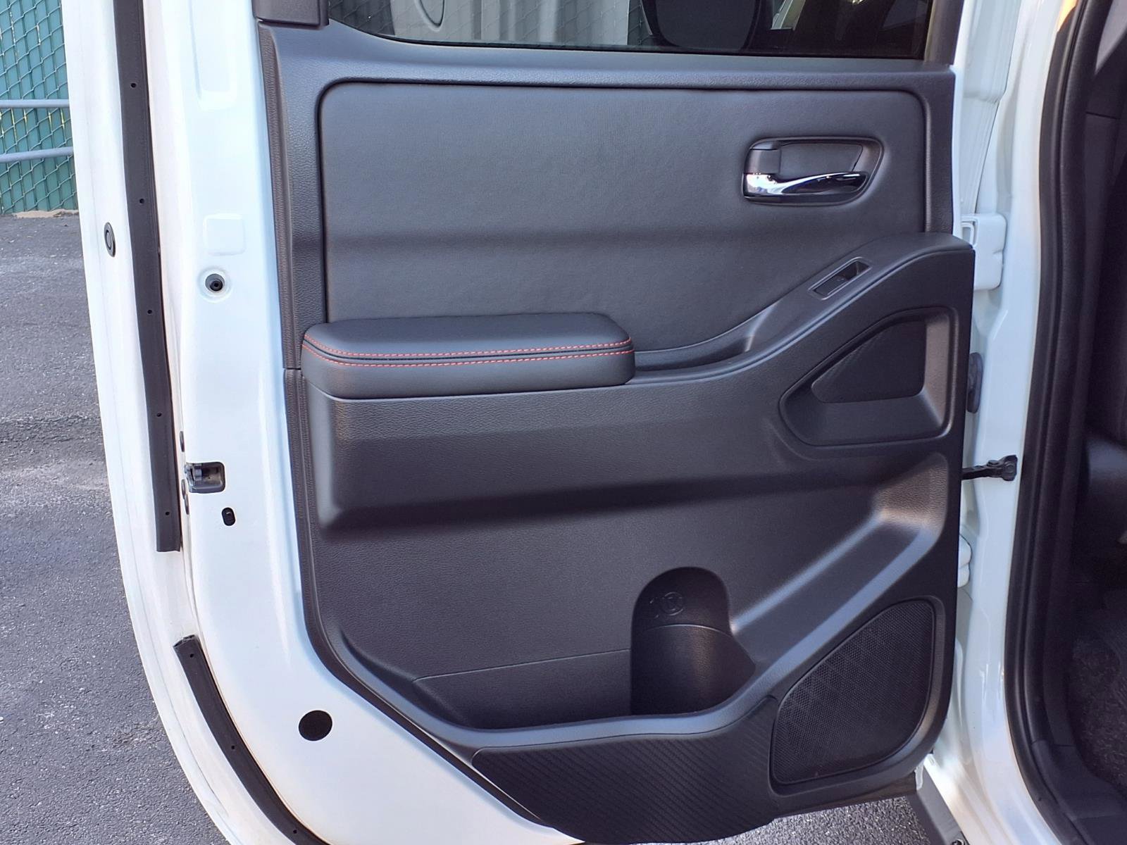 Used 2024 Nissan Frontier PRO-4X w/ Off-Road Protection Package image 16