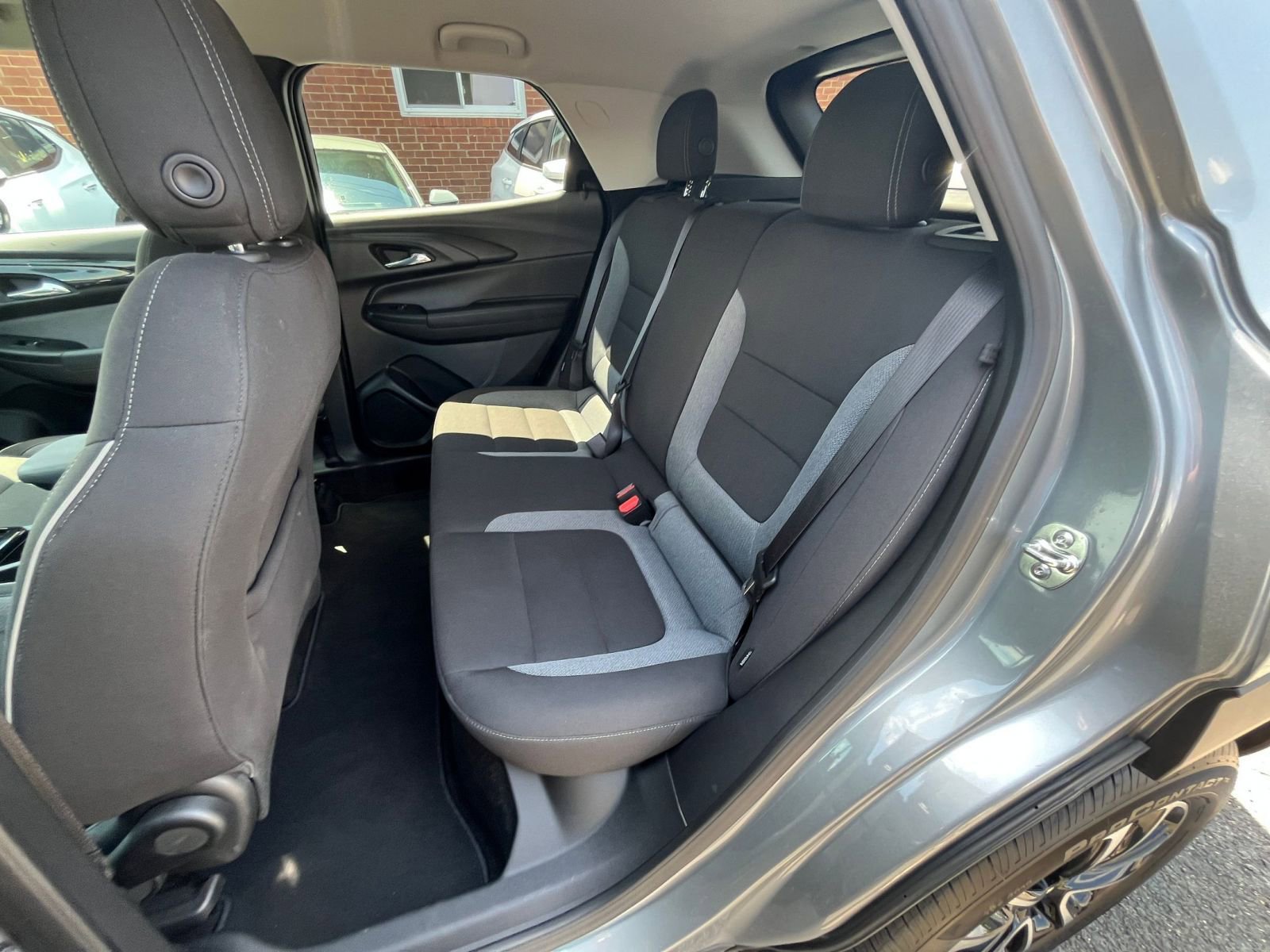 Used 2025 Chevrolet TrailBlazer LT FWD image 35