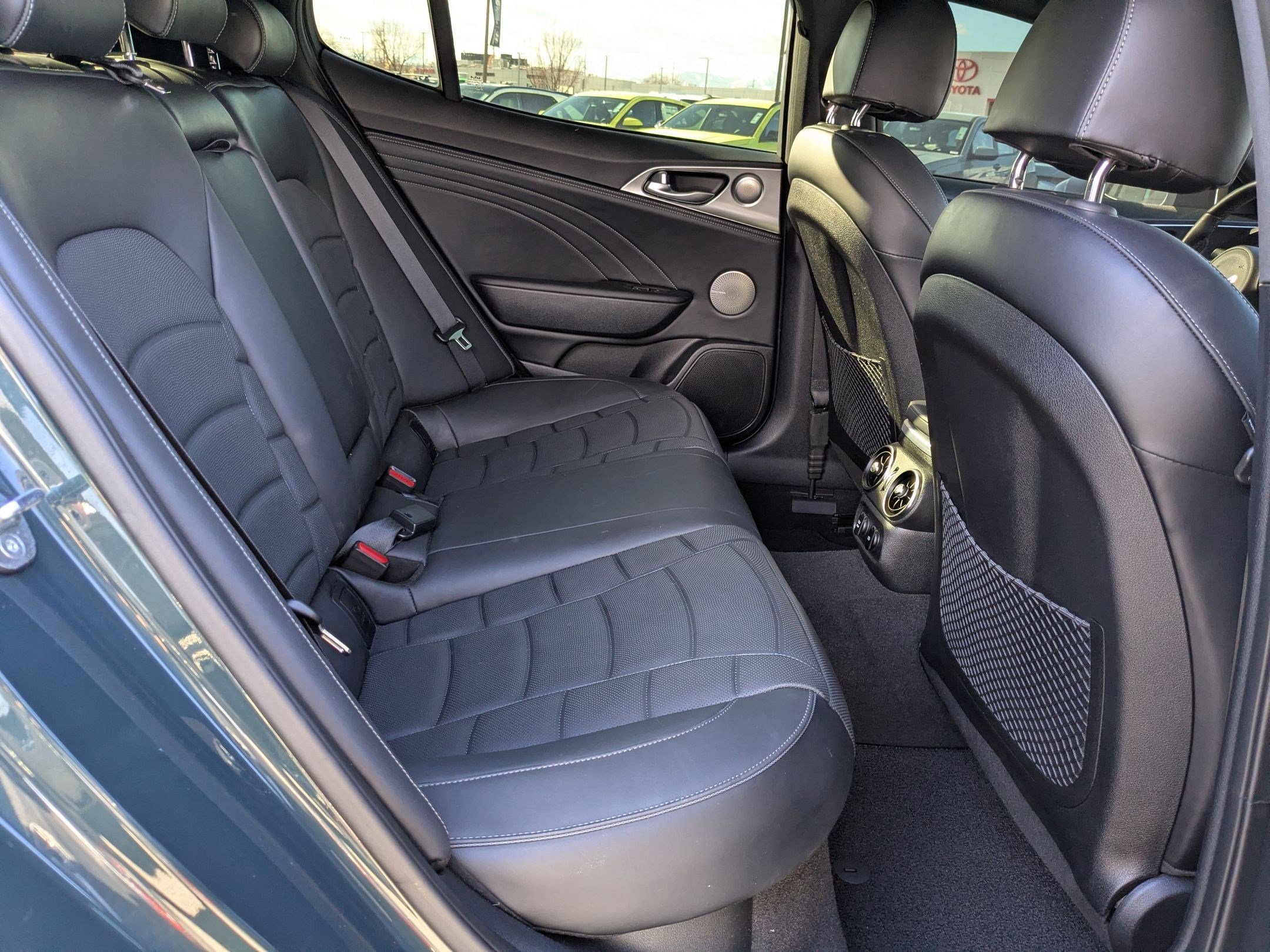 Used 2023 Kia Stinger GT2 image 32