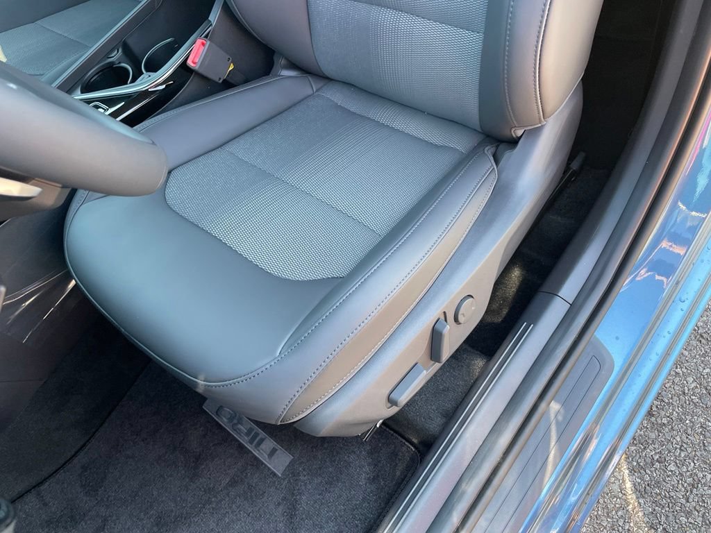 New 2026 Kia Niro EX FWD image 24