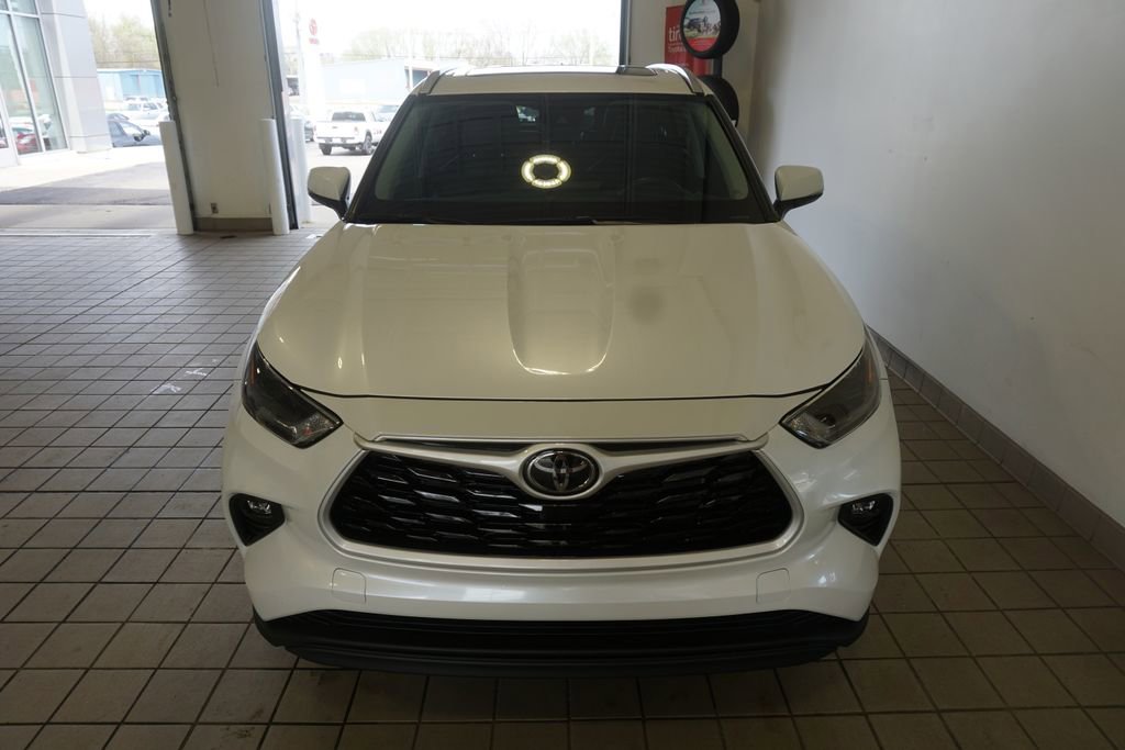 Certified 2024 Toyota Highlander XLE AWD/4WD image 15