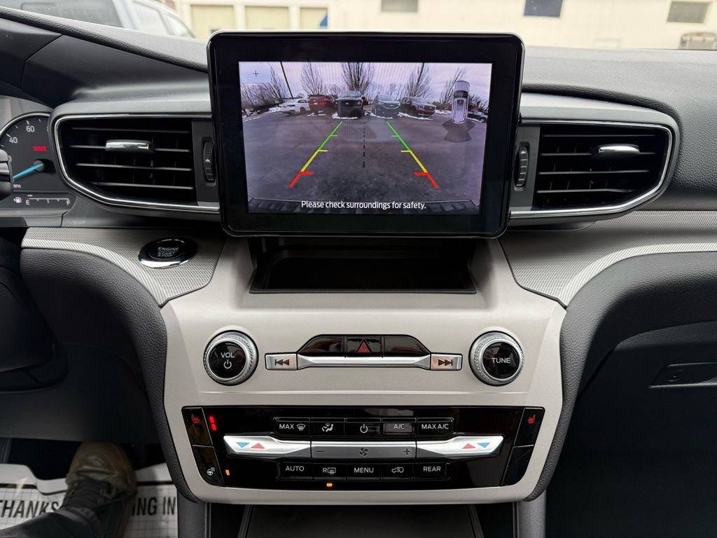 Used 2024 Ford Explorer XLT w/ Equipment Group 202A image 21