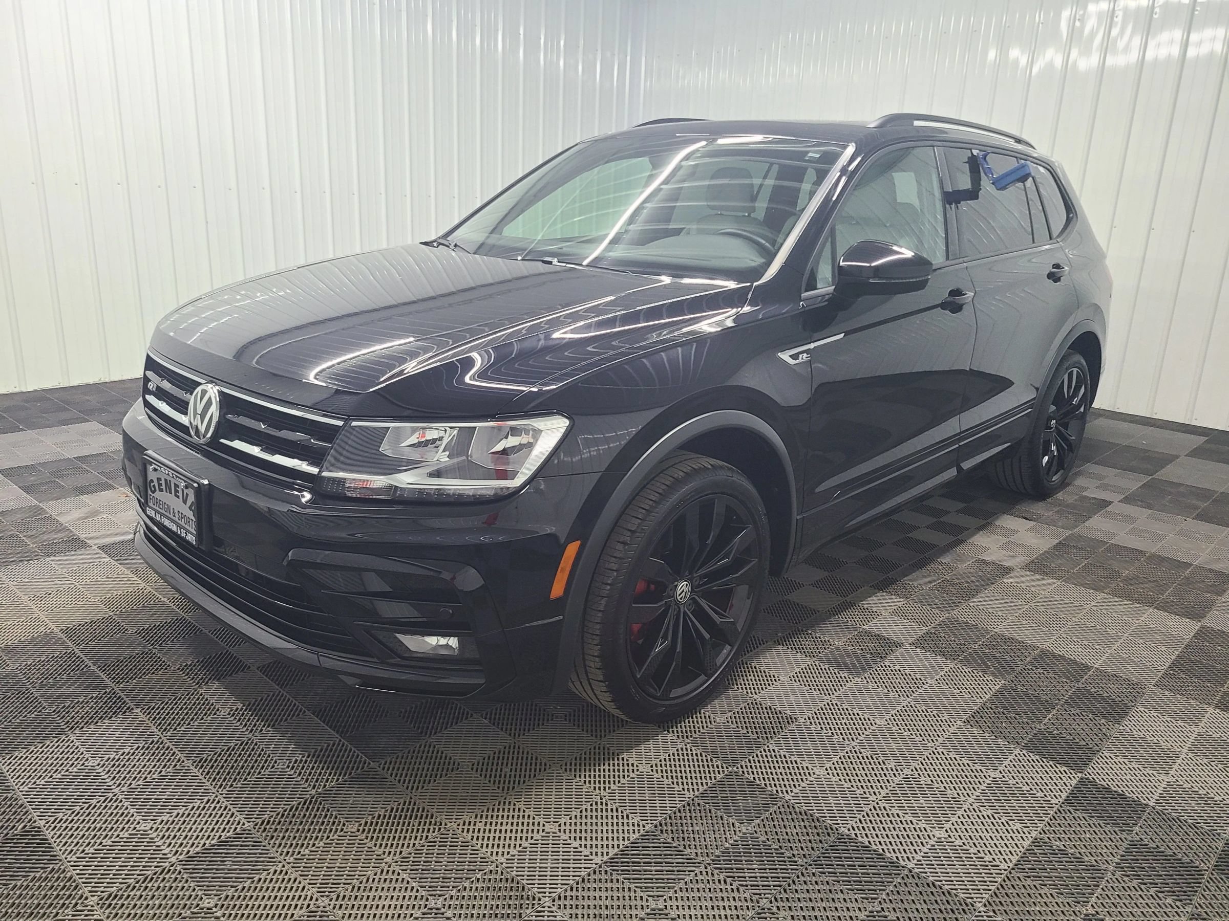 Used 2021 Volkswagen Tiguan SE R-Line AWD/4WD image 7