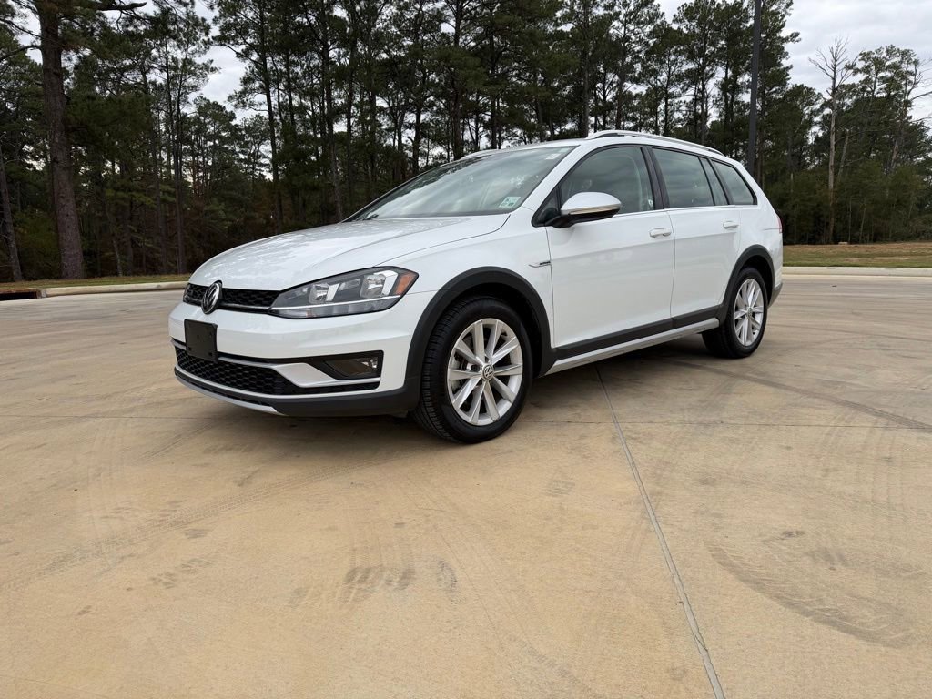 Used 2019 Volkswagen Golf Alltrack S image 1
