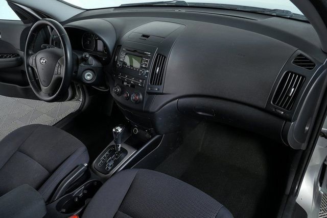 Used 2010 Hyundai Elantra SE image 20