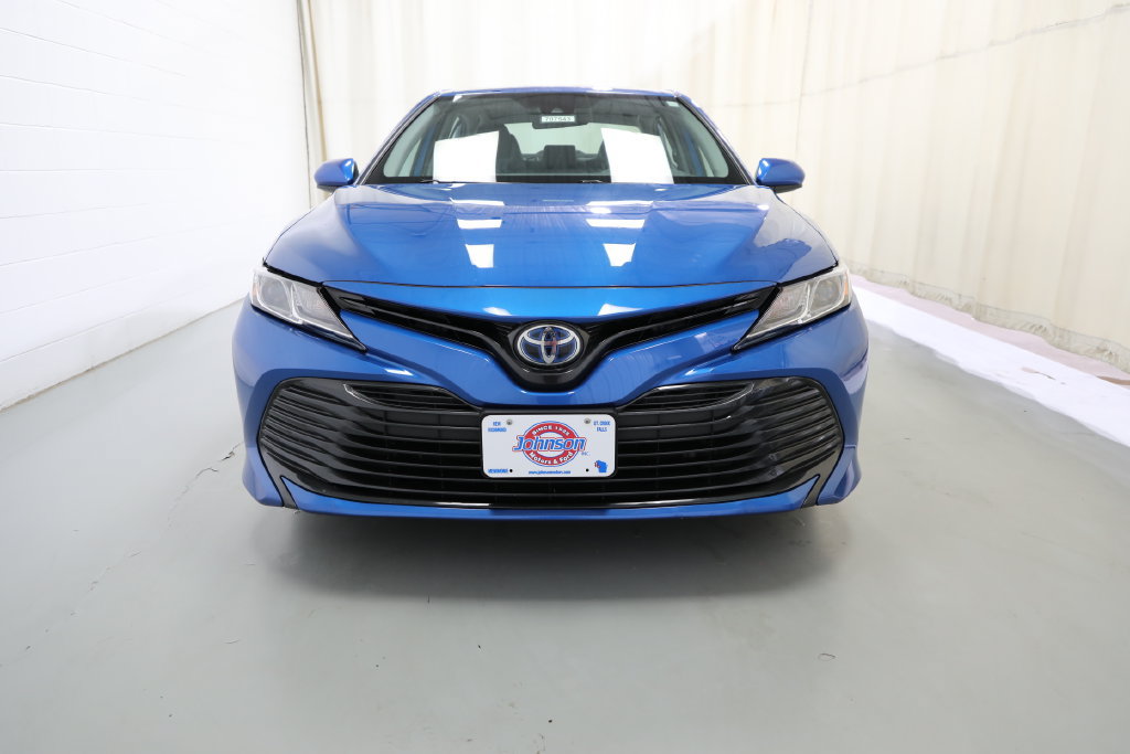 Used 2020 Toyota Camry LE FWD image 3