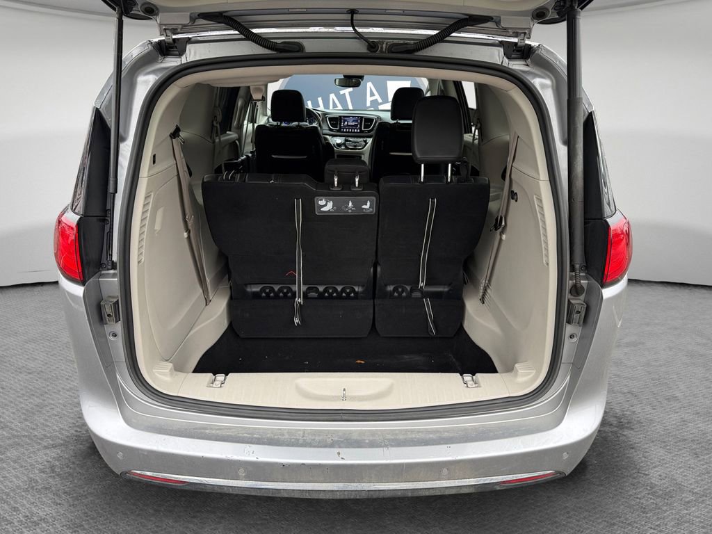 Used 2020 Chrysler Pacifica Touring-L Plus w/ Tire & Wheel Group image 24