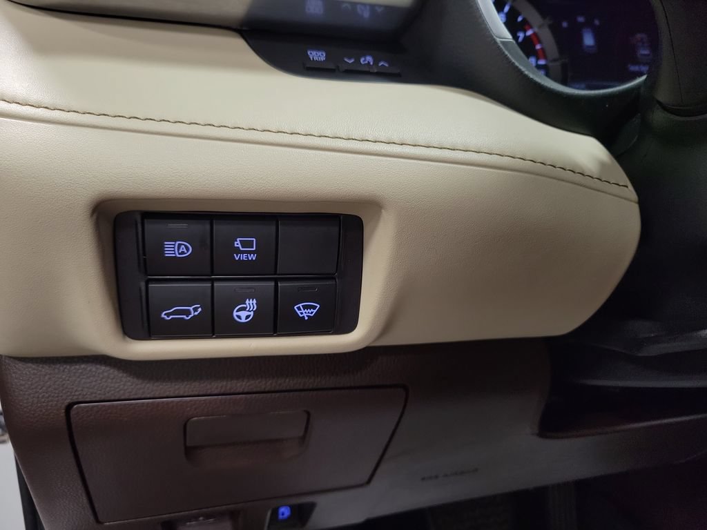 Used 2020 Toyota Highlander Platinum AWD/4WD image 26
