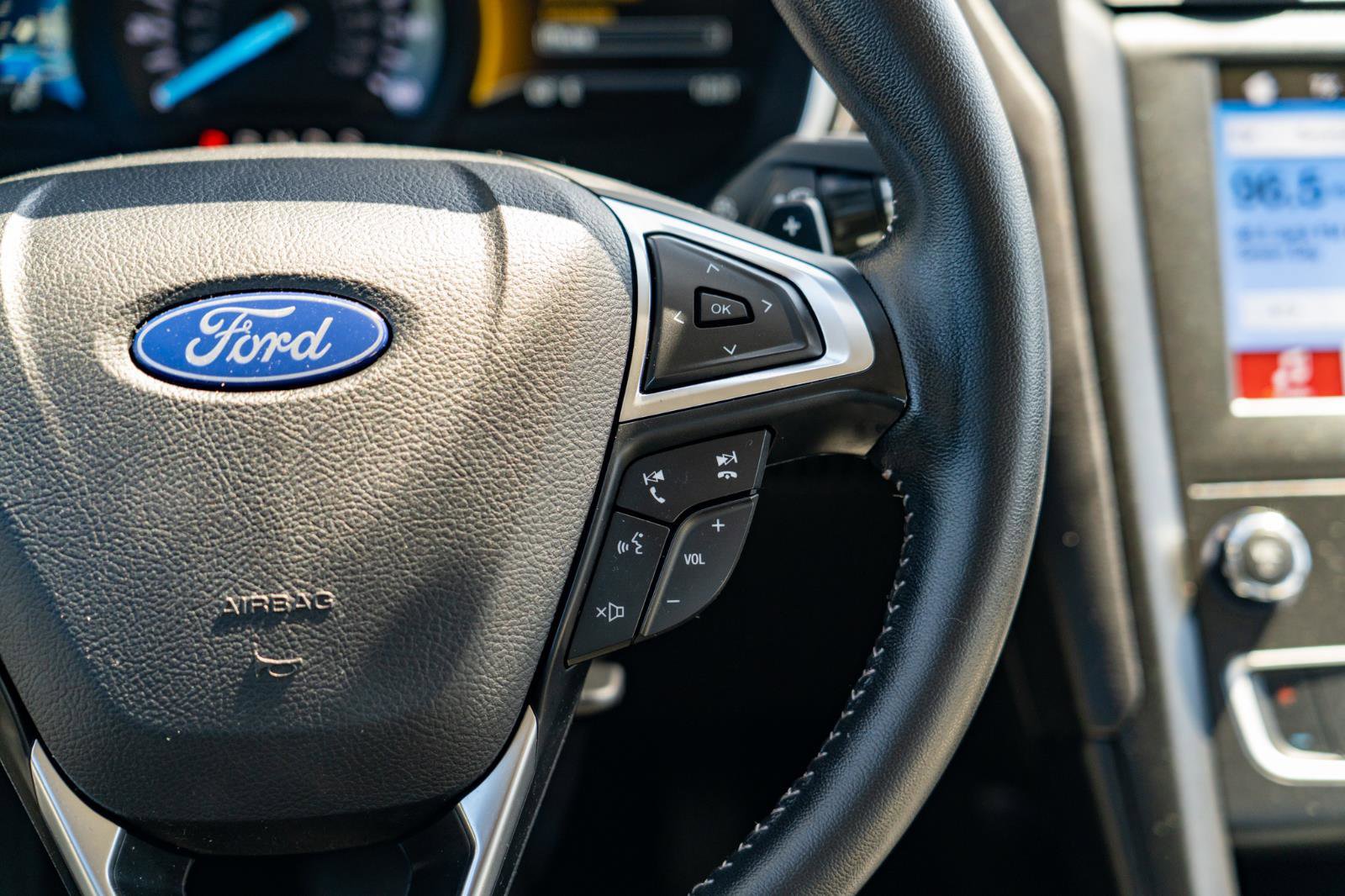 Used 2019 Ford Fusion SE w/ Equipment Group 151A FWD image 18
