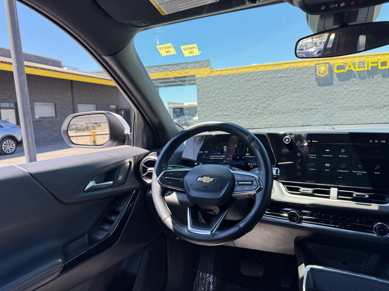 Used 2025 Chevrolet Equinox LT FWD image 23